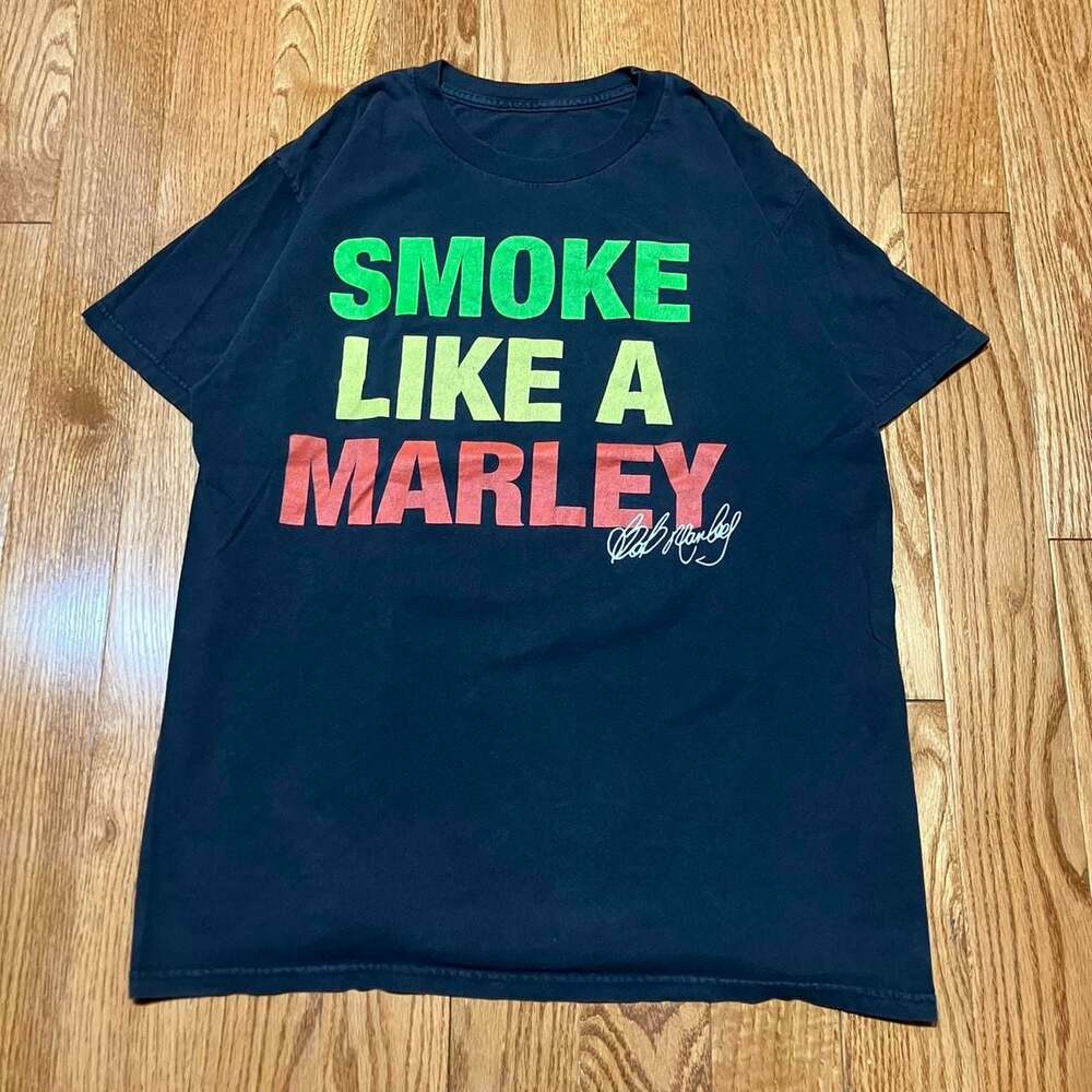 Bob Marley Smoke Like A Marley Graphic tee Black